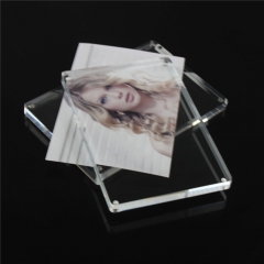 Acrylic 5x7 magnetic photo frame