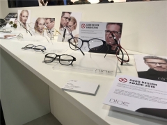 Acrylic Eyewear Display Stand with wire